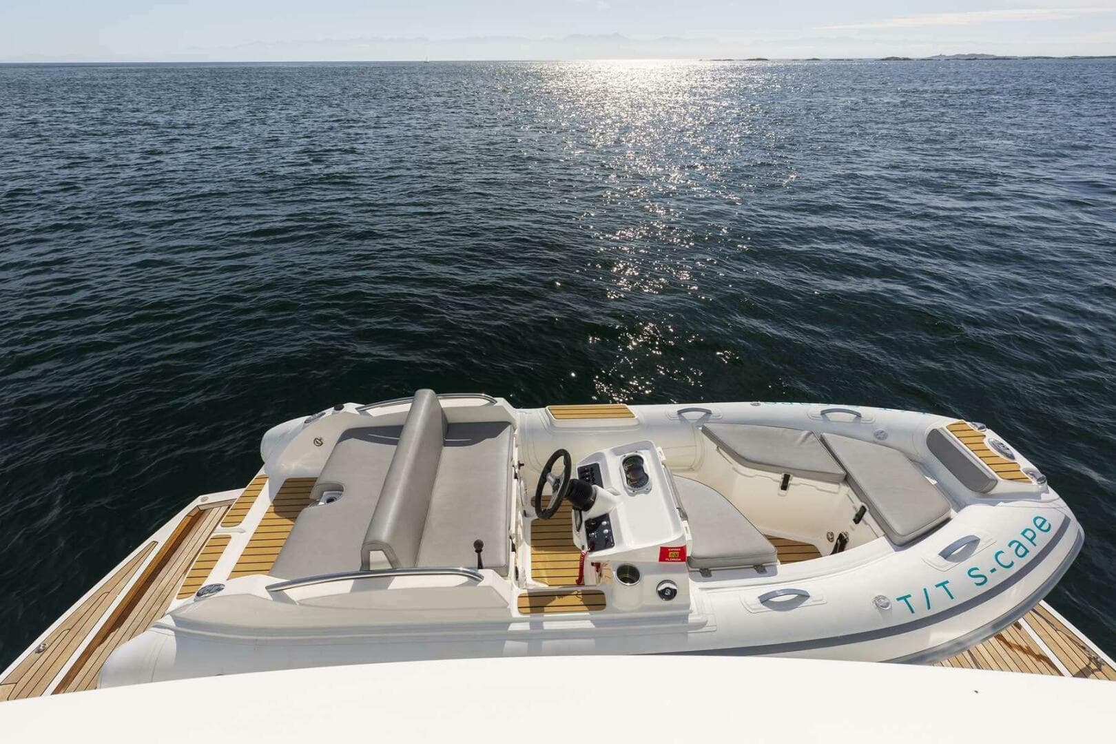 2017 Sunseeker 95 Yacht — photo 59