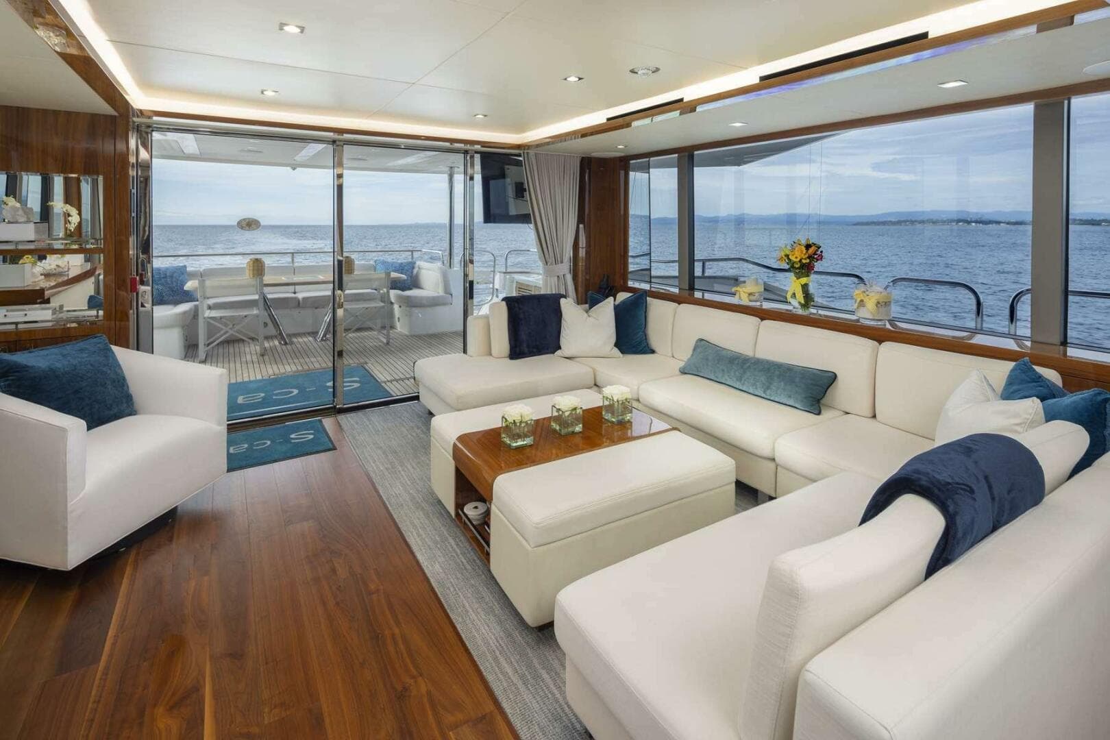 2017 Sunseeker 95 Yacht — photo 13