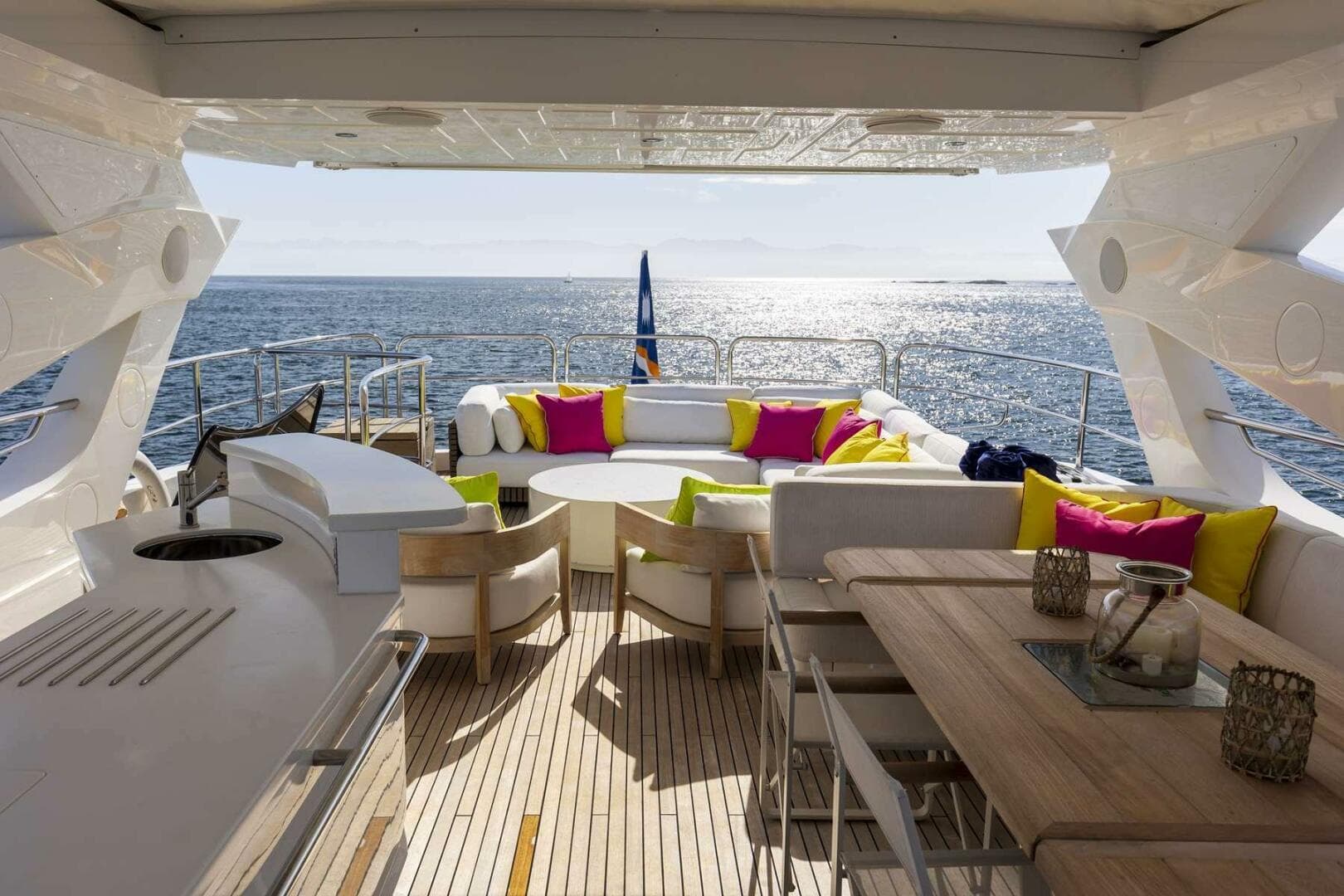 2017 Sunseeker 95 Yacht — photo 50