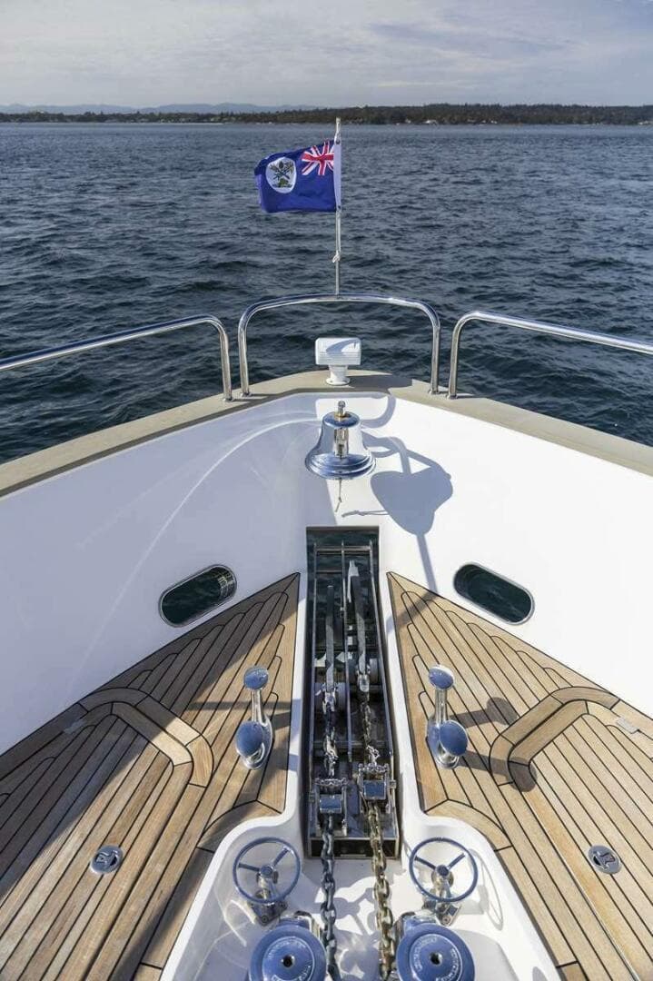 2017 Sunseeker 95 Yacht — photo 11