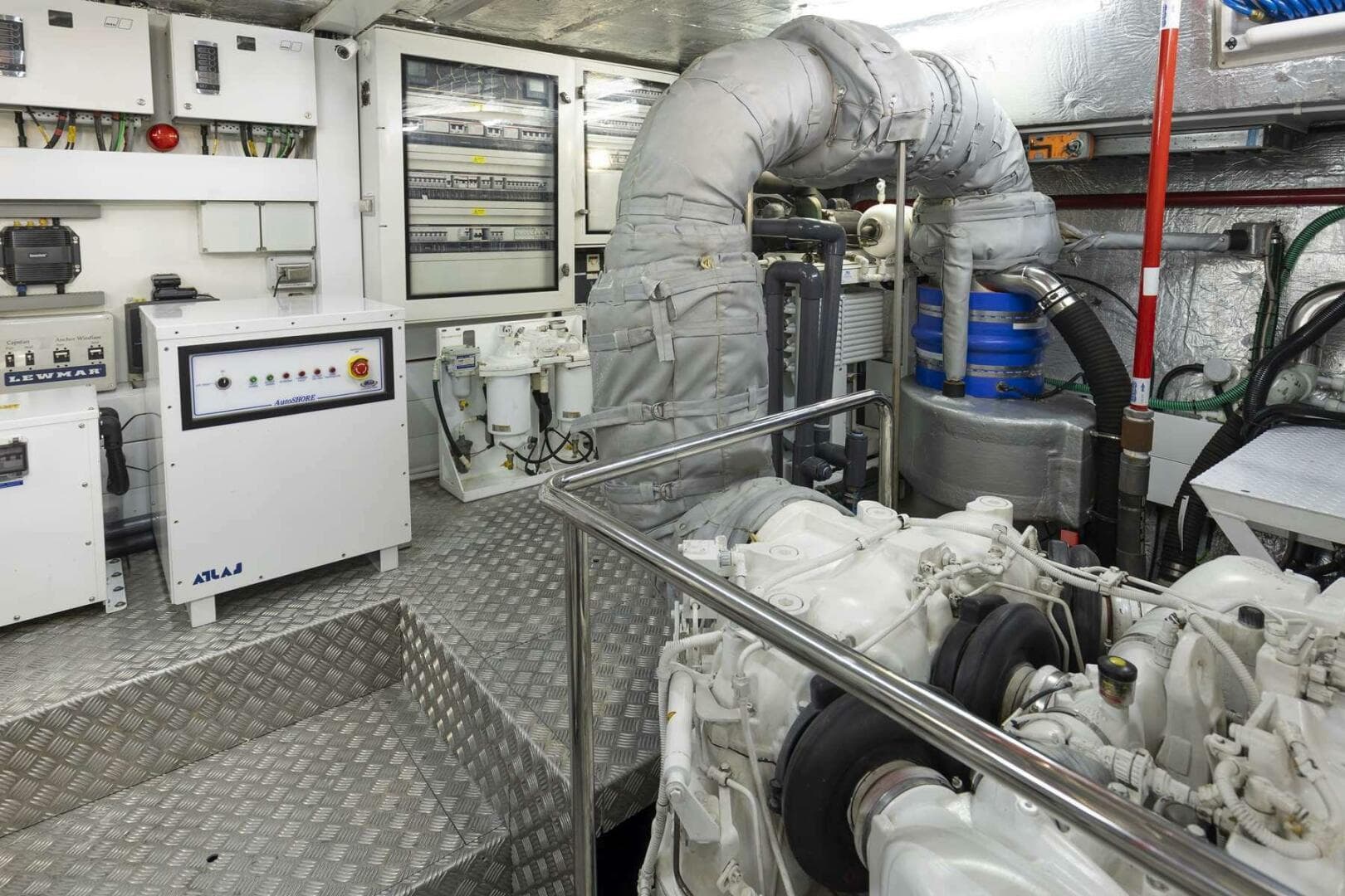 2017 Sunseeker 95 Yacht — photo 71