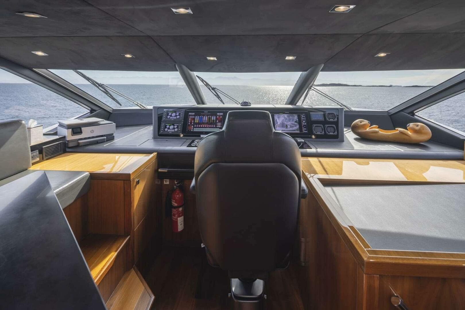 2017 Sunseeker 95 Yacht — photo 22