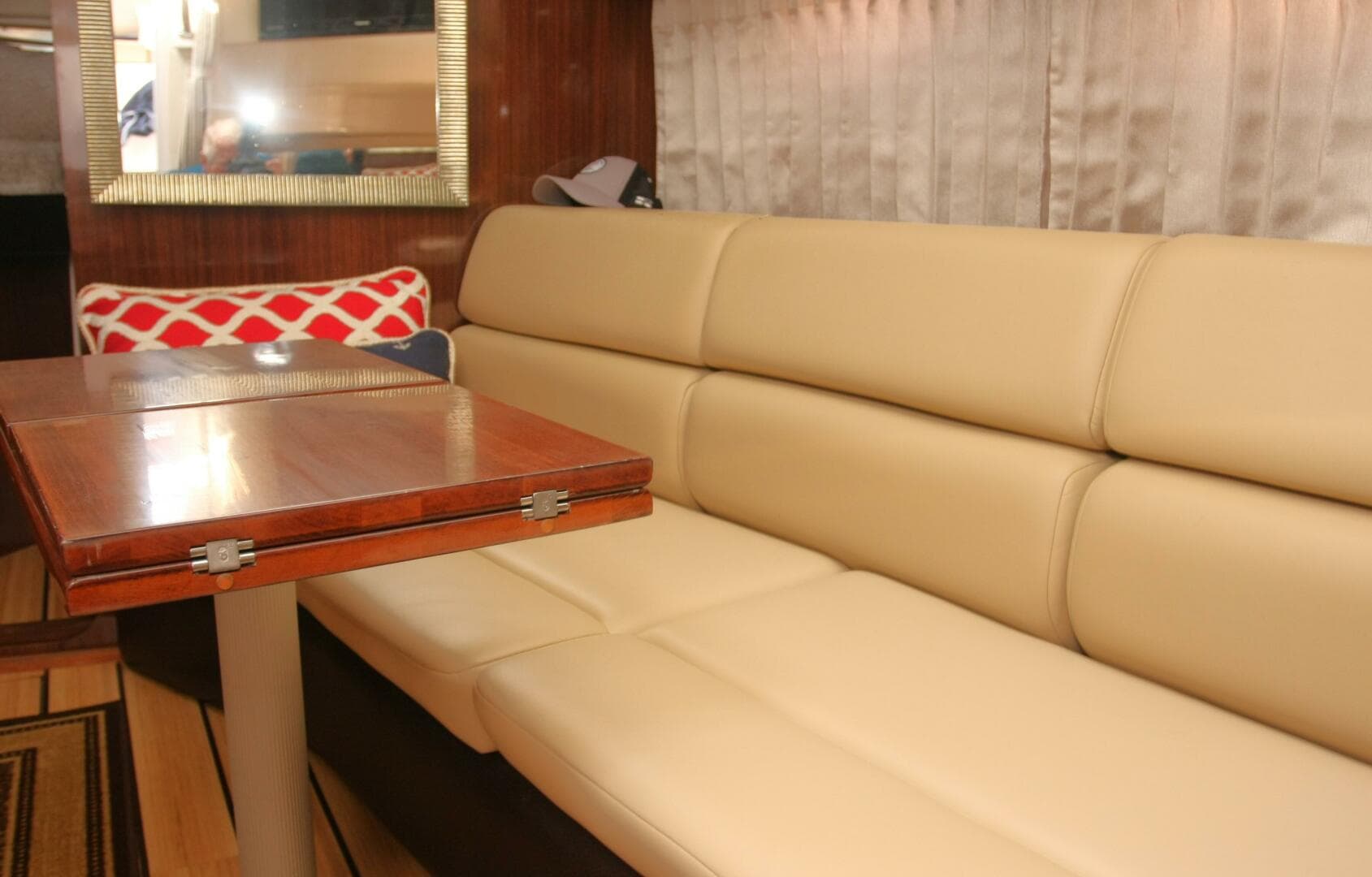 2014 Regal 38 Express — photo 10