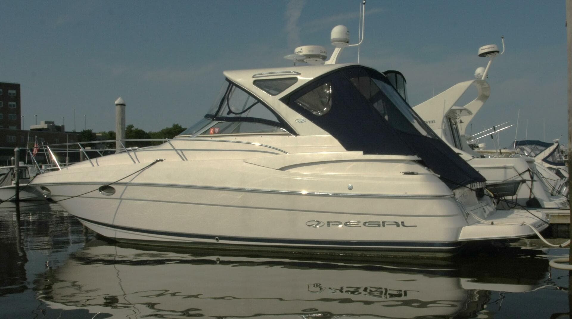 2014 Regal 38 Express — photo 2