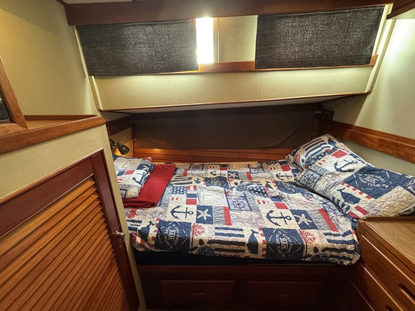 1989 Grand Banks 42 — photo 63