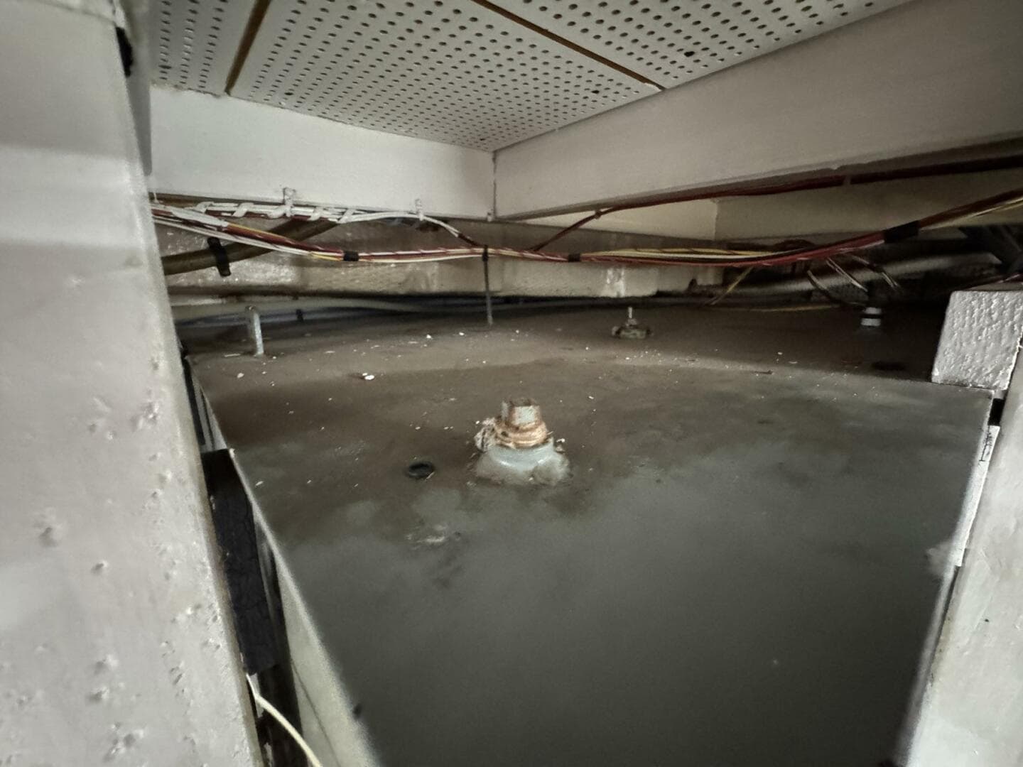 1989 Grand Banks 42 — photo 93