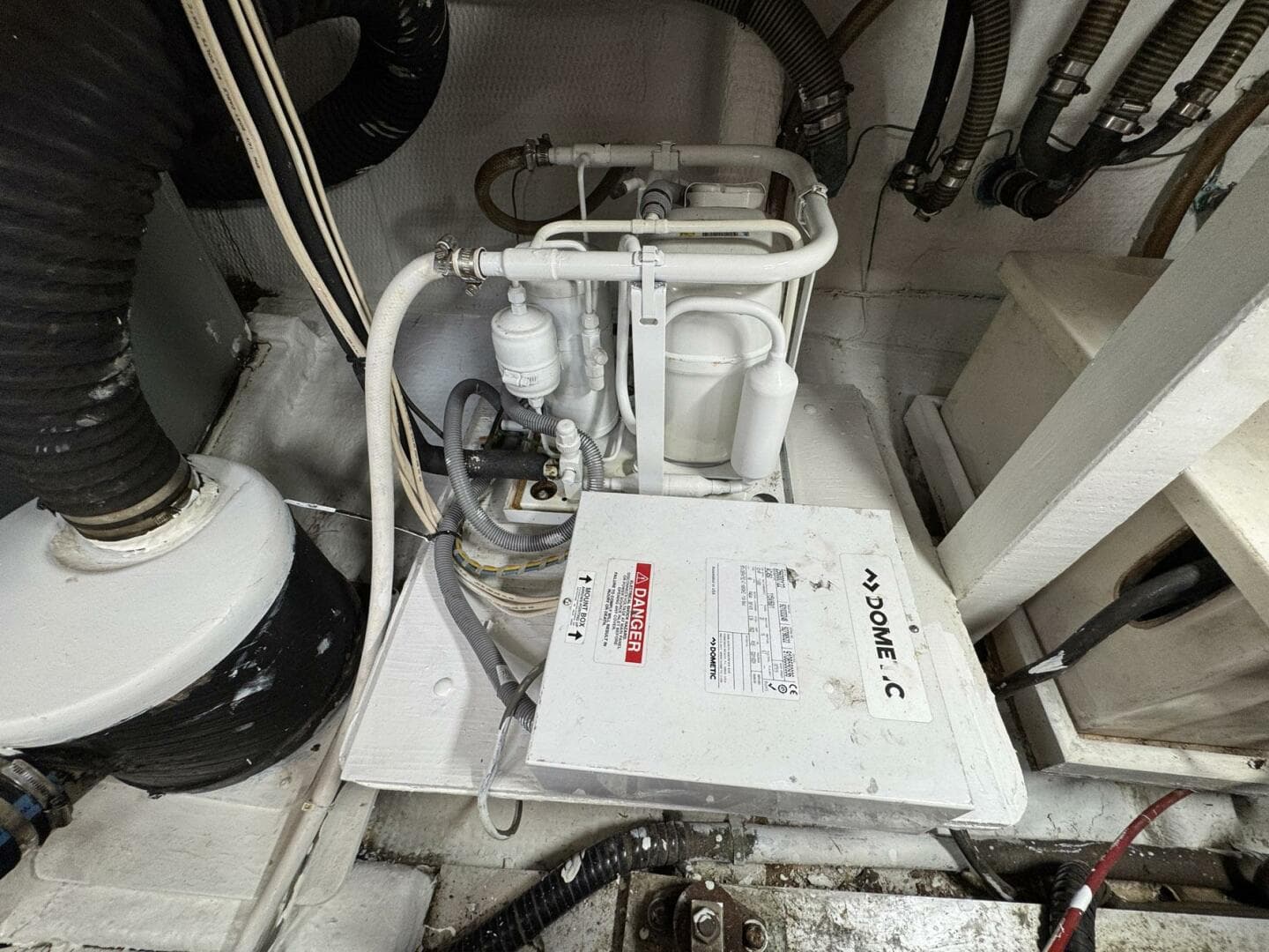 1989 Grand Banks 42 — photo 86