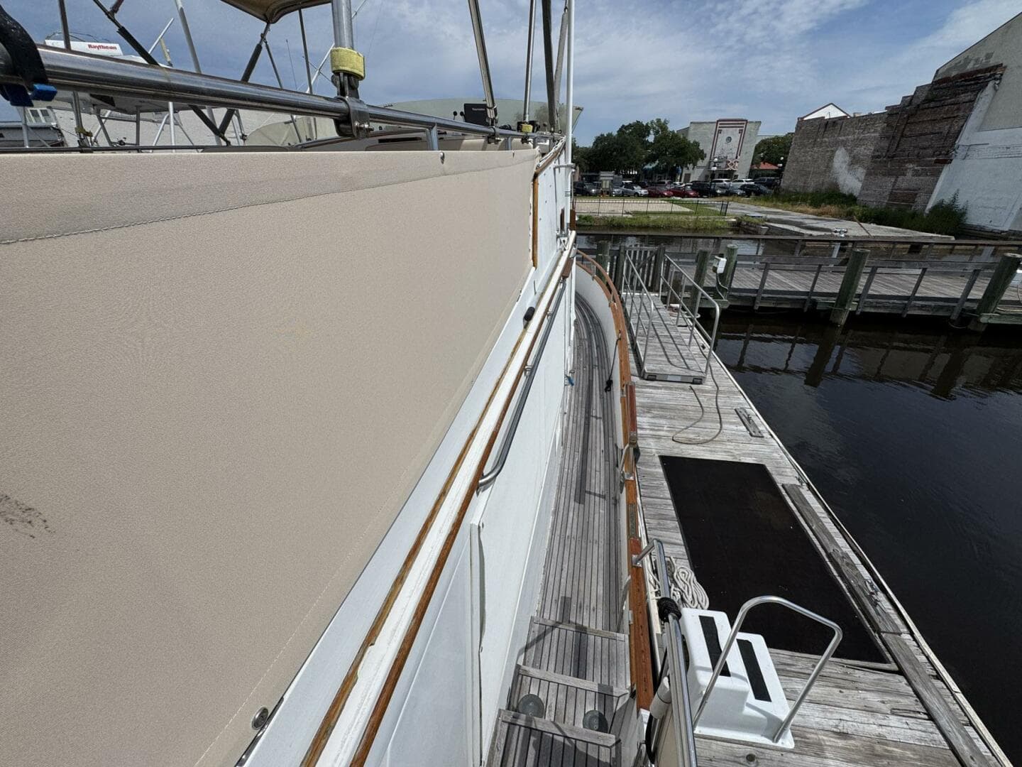 1989 Grand Banks 42 — photo 19