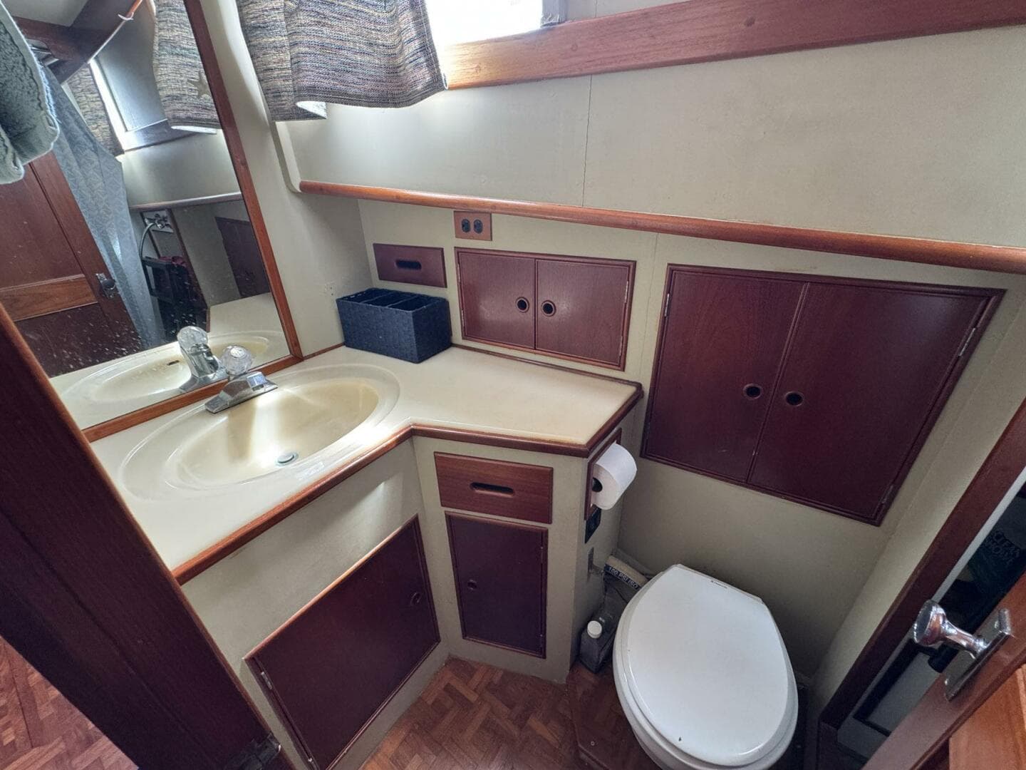 1989 Grand Banks 42 — photo 67