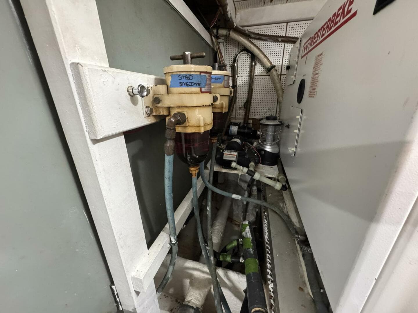 1989 Grand Banks 42 — photo 88