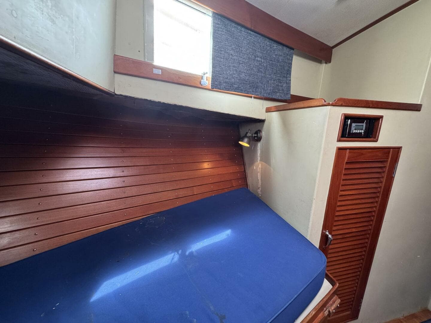 1989 Grand Banks 42 — photo 59