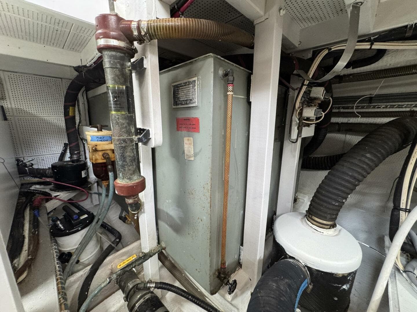 1989 Grand Banks 42 — photo 92