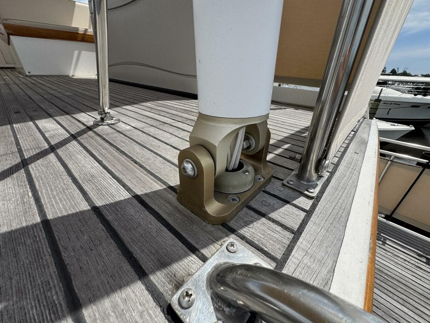 1989 Grand Banks 42 — photo 28