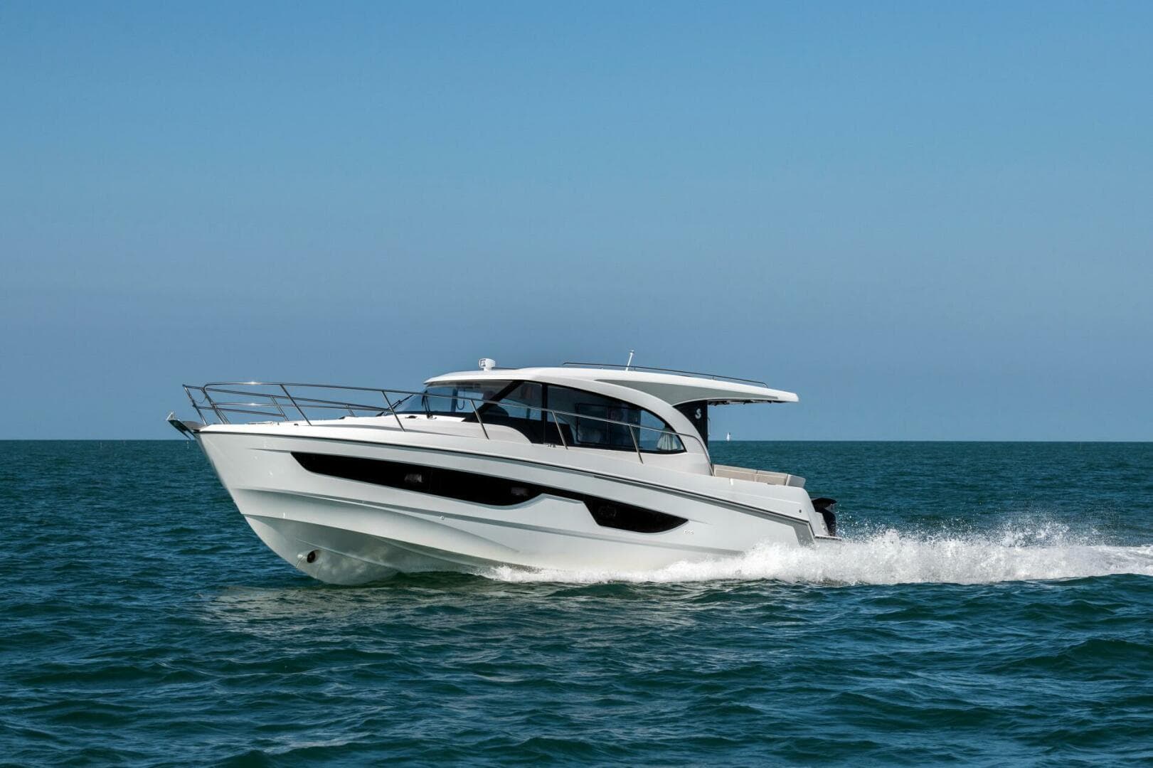 2026 Beneteau Antares 11 — photo 3