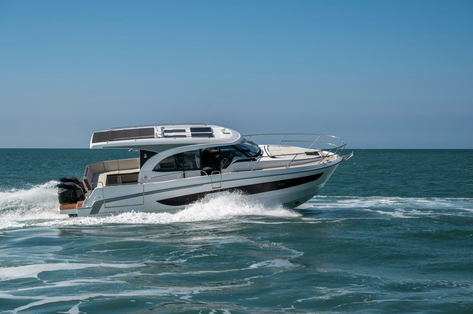 2026 Beneteau Antares 11 — photo 4