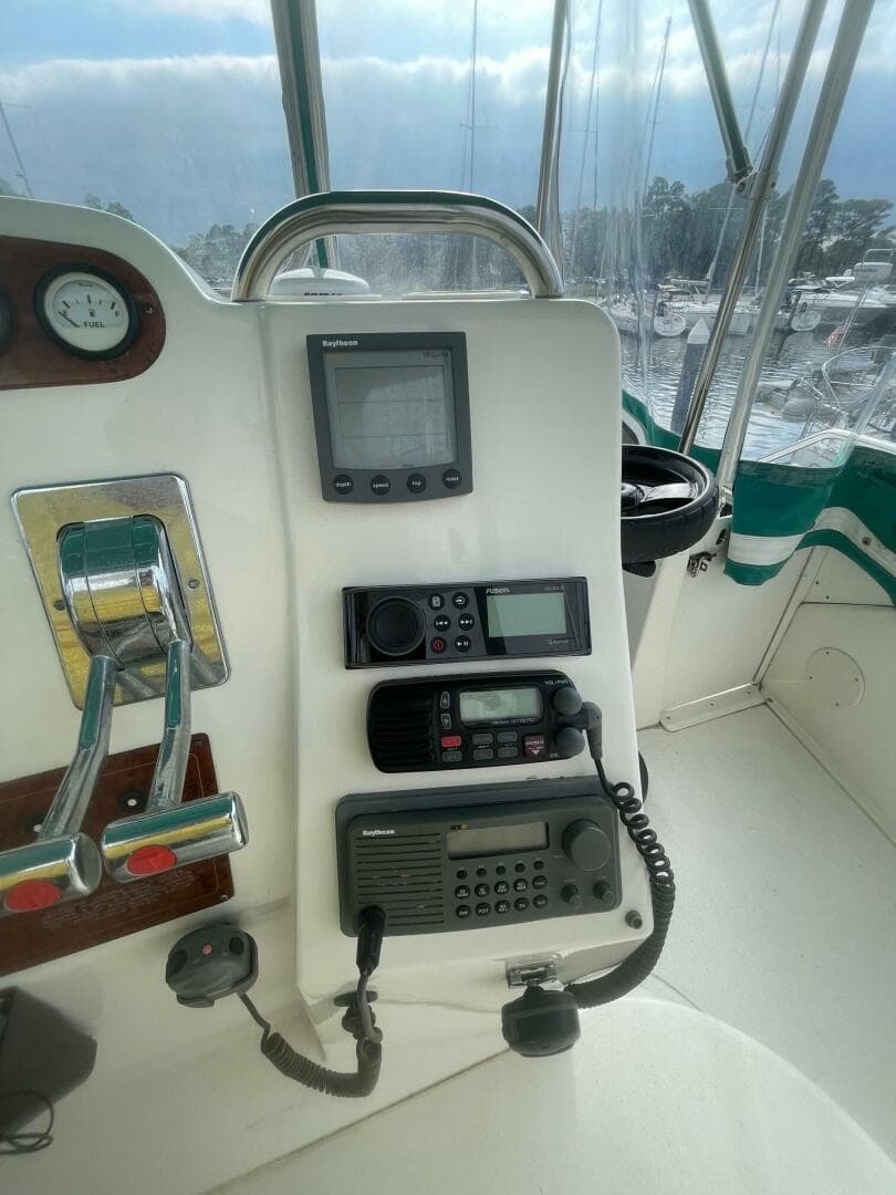 2002 Silverton 392 My — photo 11