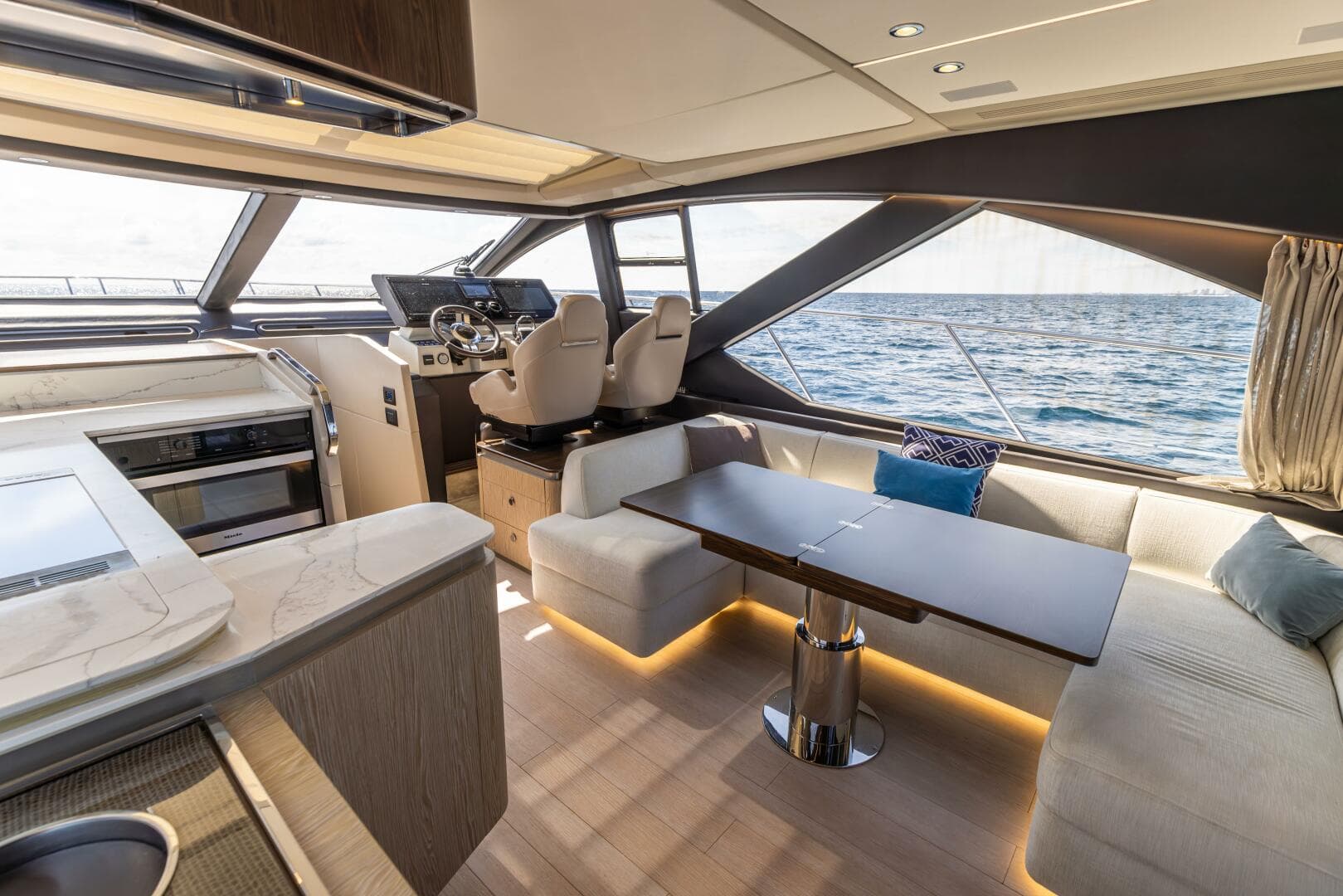 2021 Azimut S6 Sport Fly — photo 7