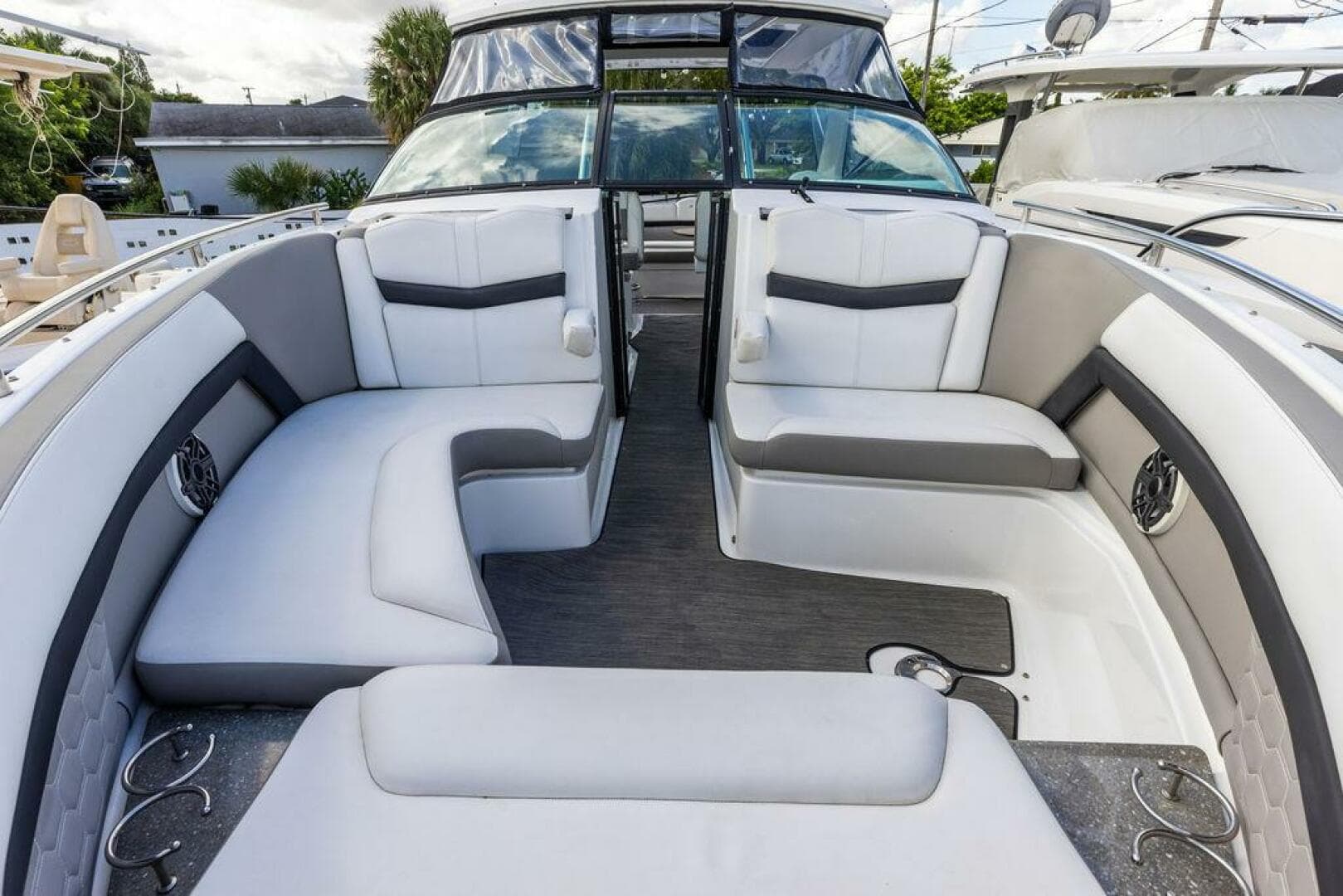 2020 Four Winns H350 — photo 37