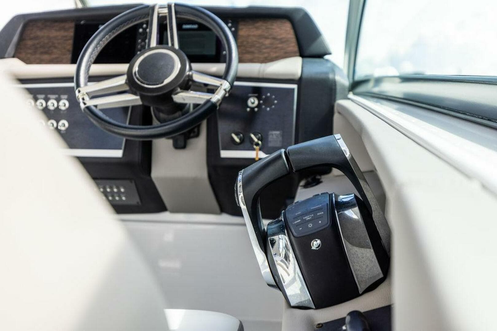 2020 Four Winns H350 — photo 25