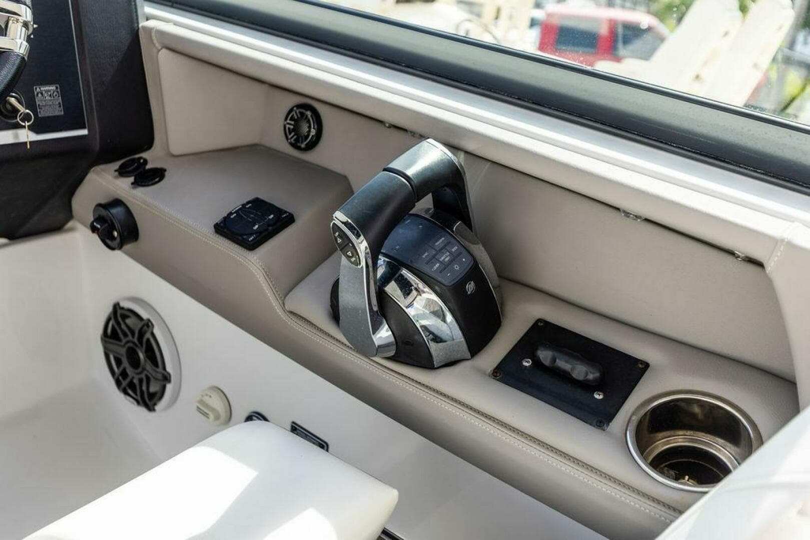 2020 Four Winns H350 — photo 26