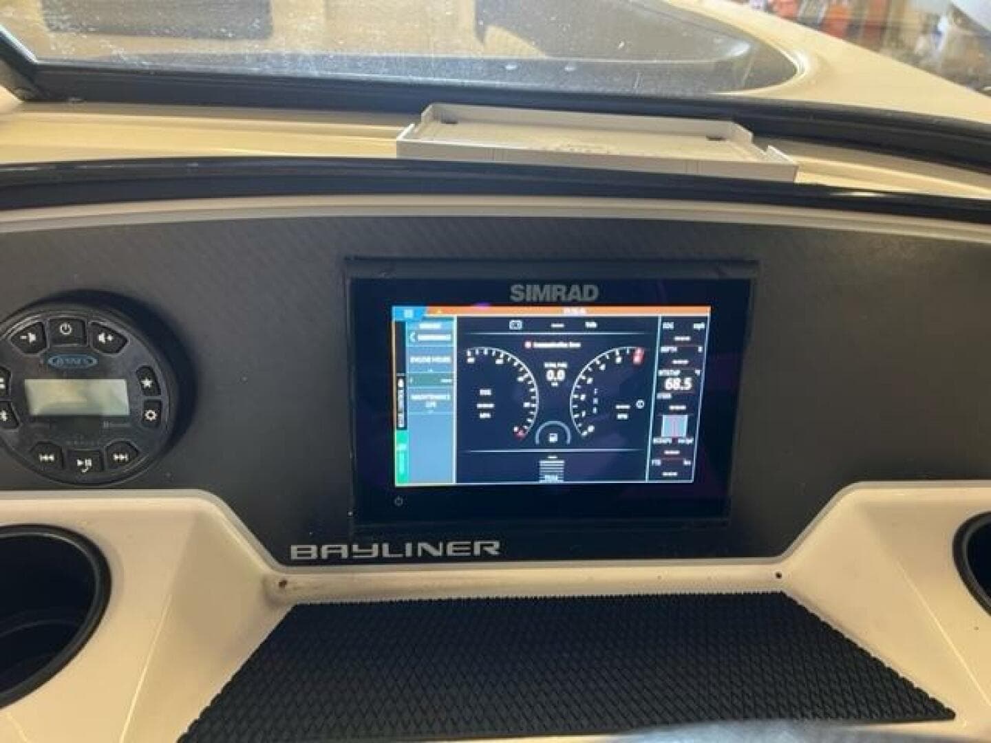 2021 Bayliner DX 2200 — photo 12