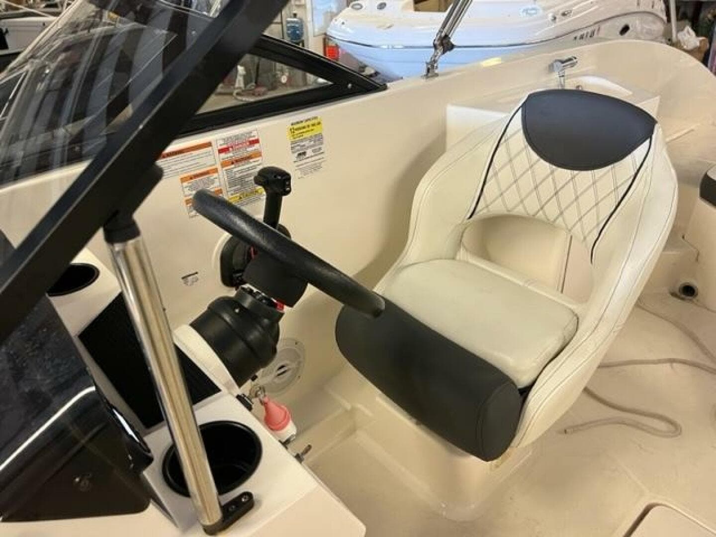 2021 Bayliner DX 2200 — photo 10