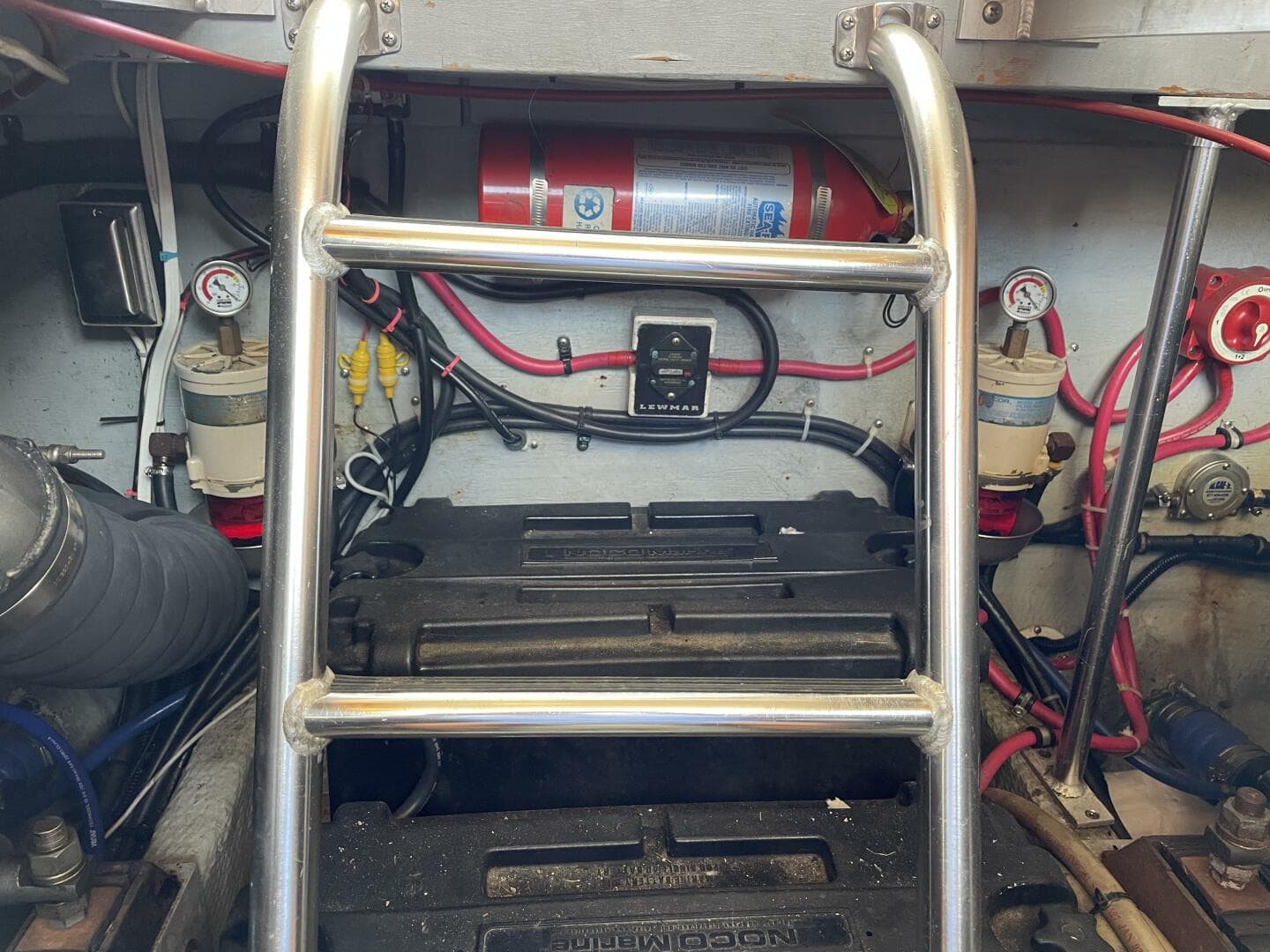 1999 Mainship — photo 24