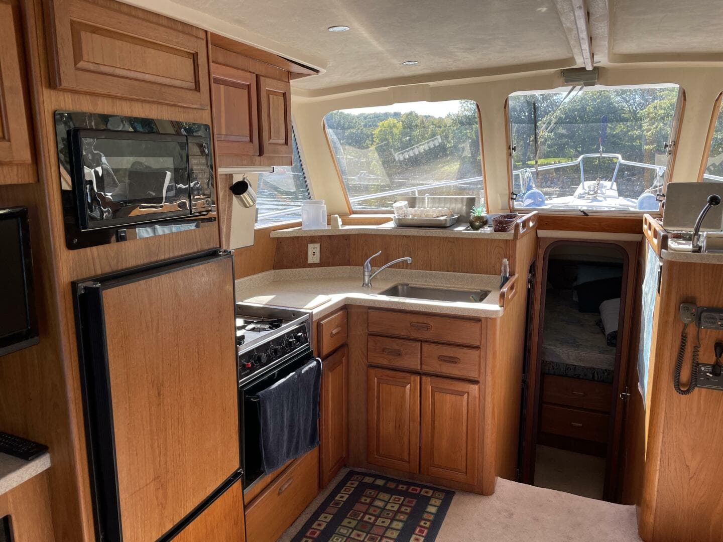 1999 Mainship — photo 12