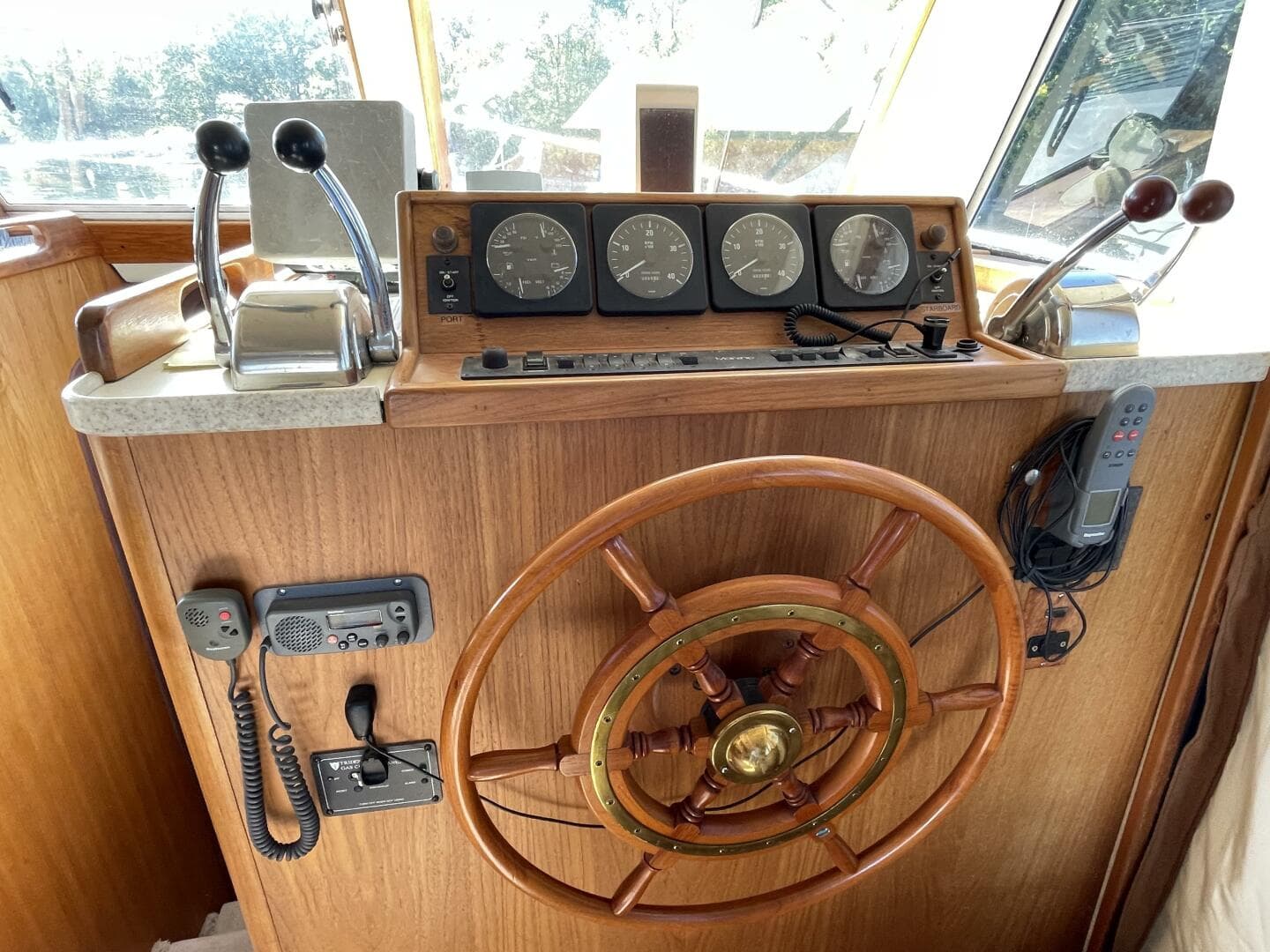 1999 Mainship — photo 15