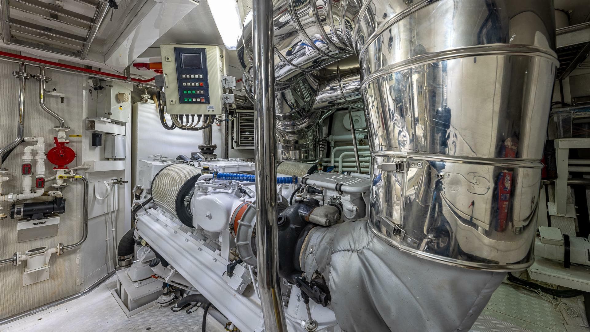 2000 Azimut — photo 108