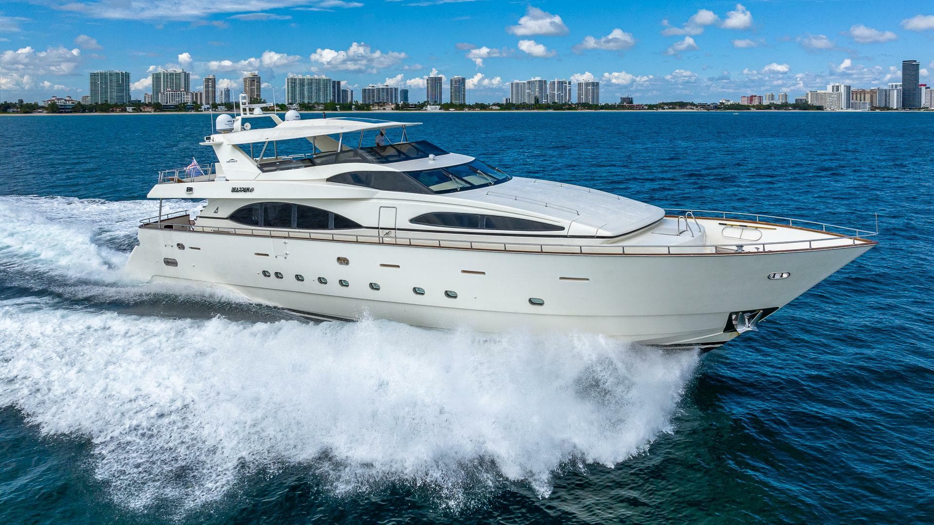 2000 Azimut — photo 1