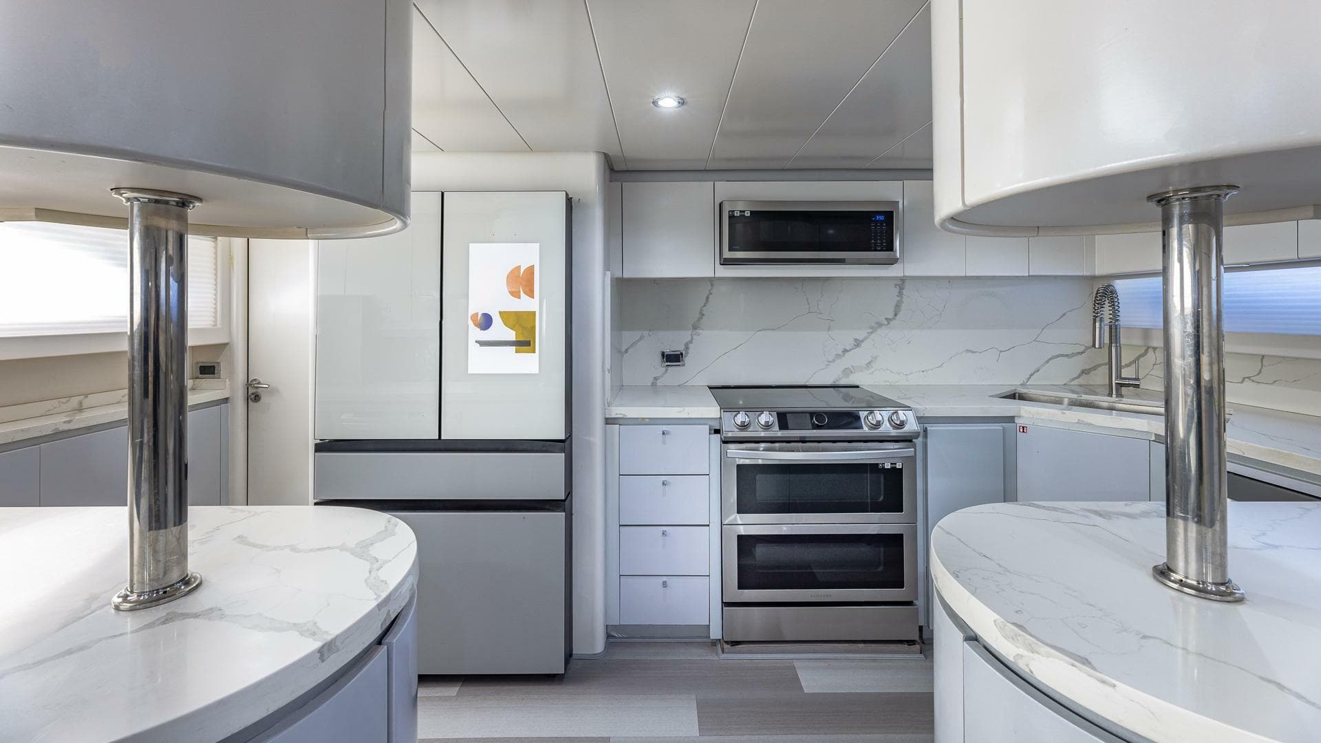 2000 Azimut — photo 73