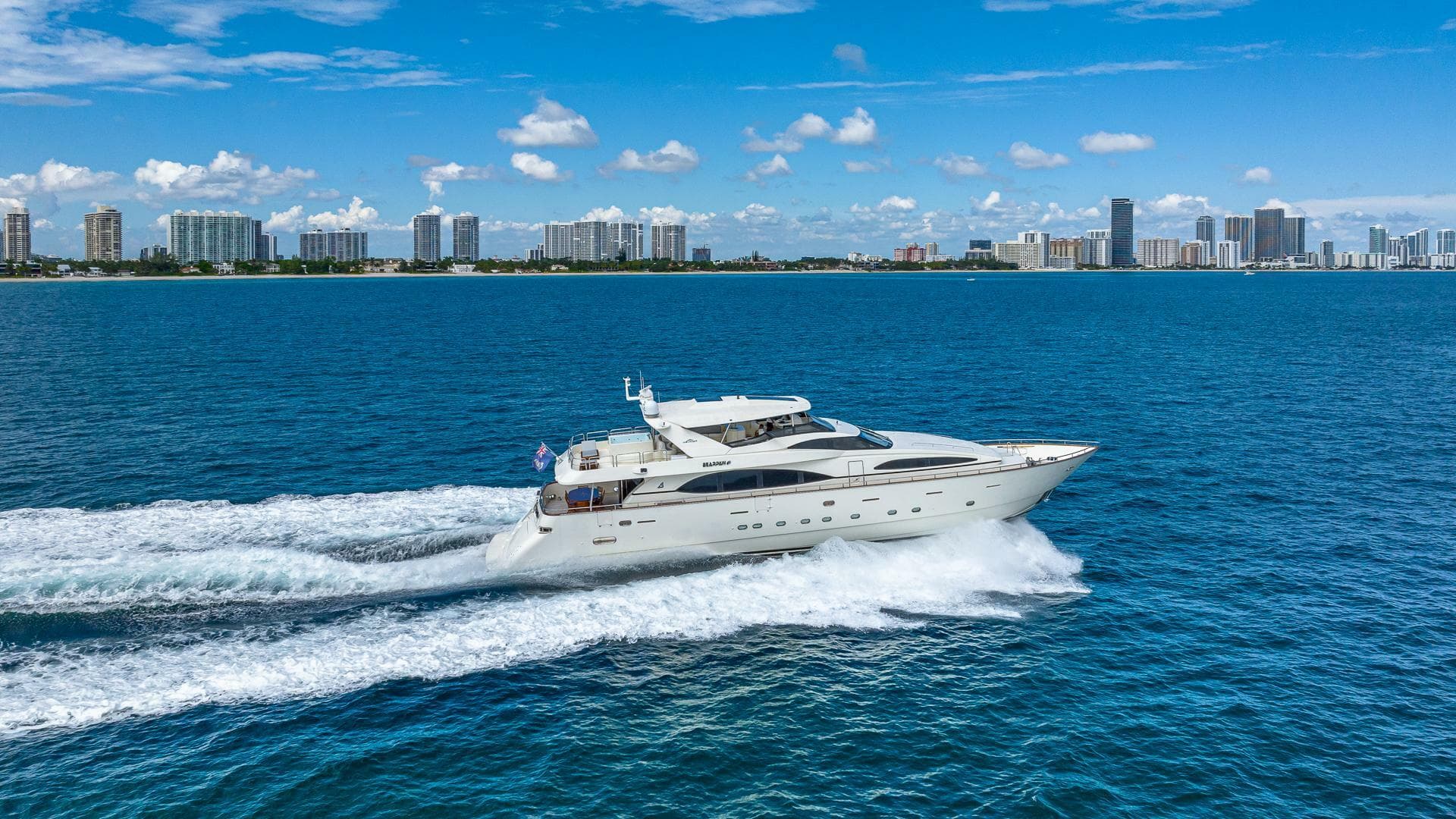 2000 Azimut — photo 19