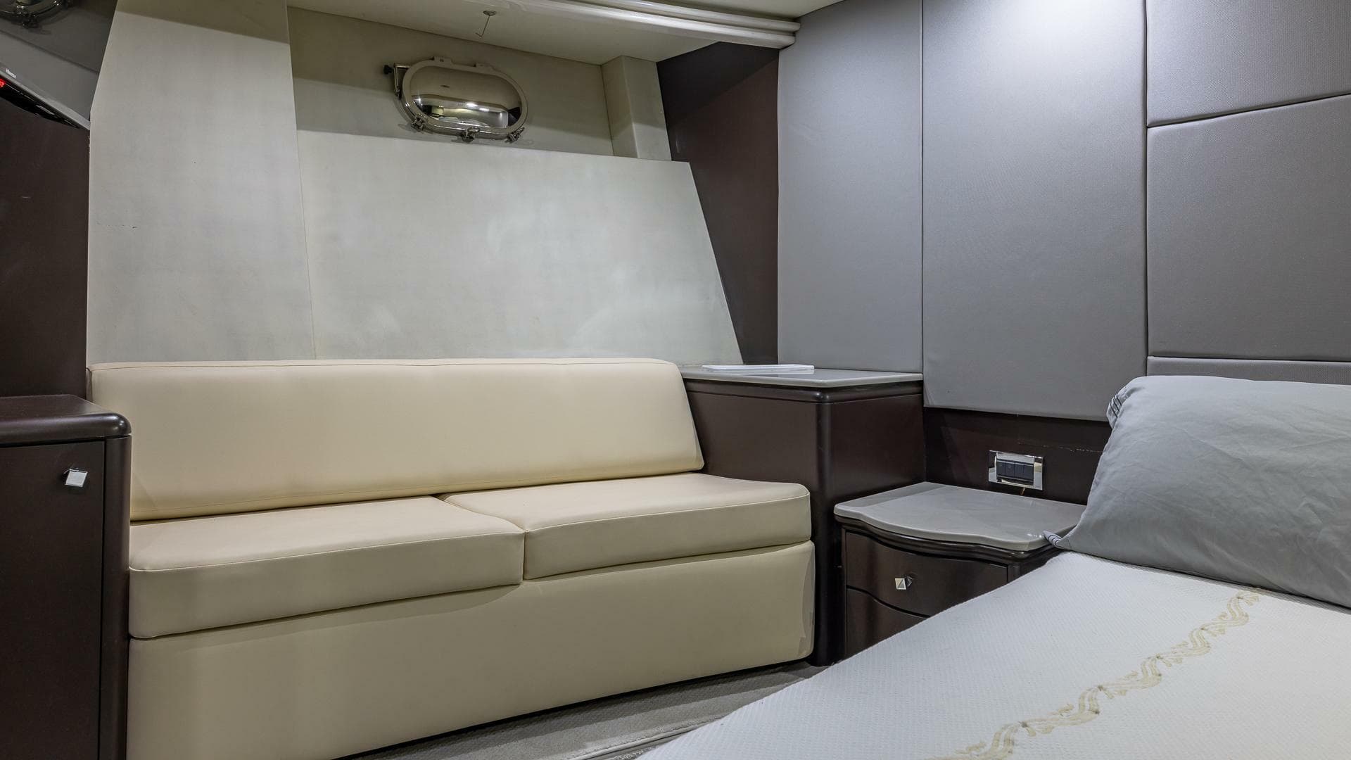 2000 Azimut — photo 101