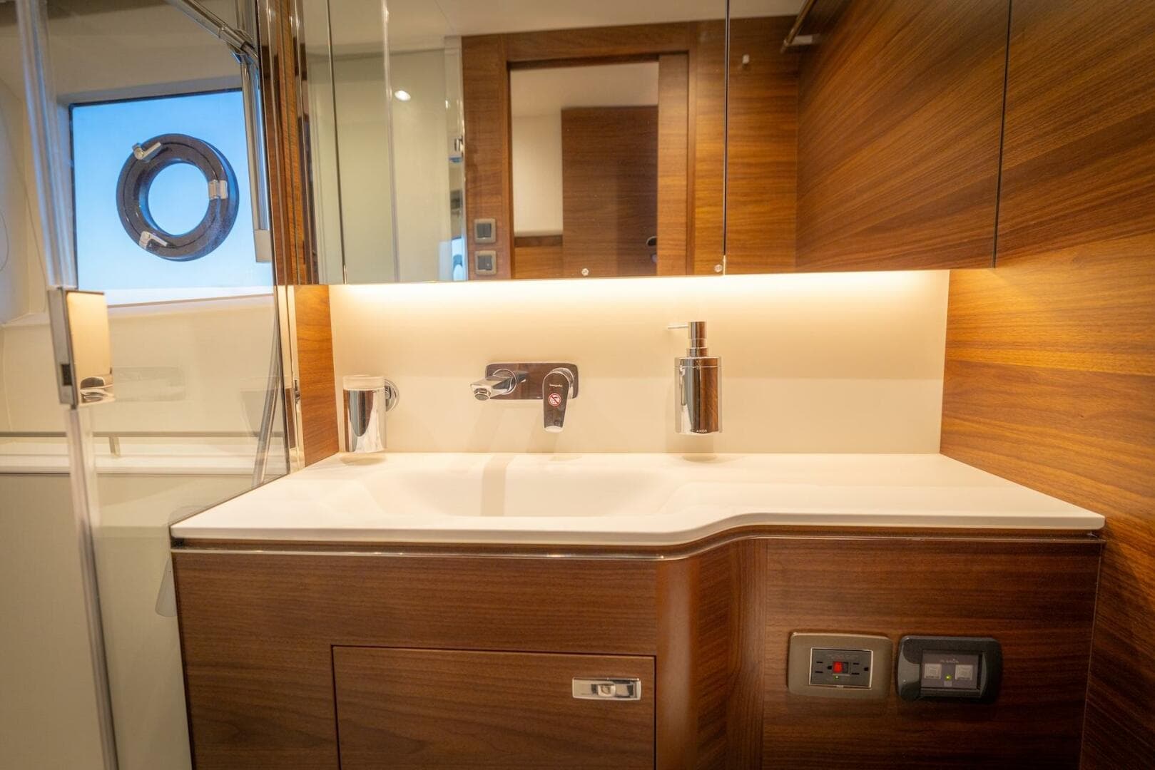 2026 Princess V55 — photo 41