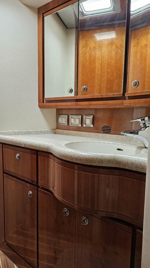 2006 Bertram 510 Convertible — photo 48