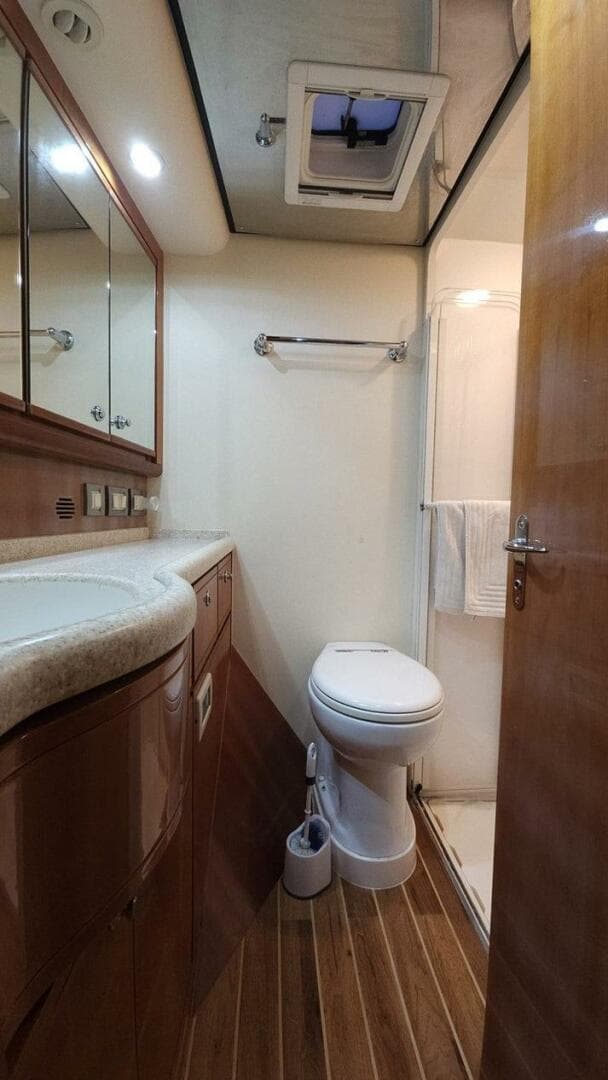 2006 Bertram 510 Convertible — photo 45