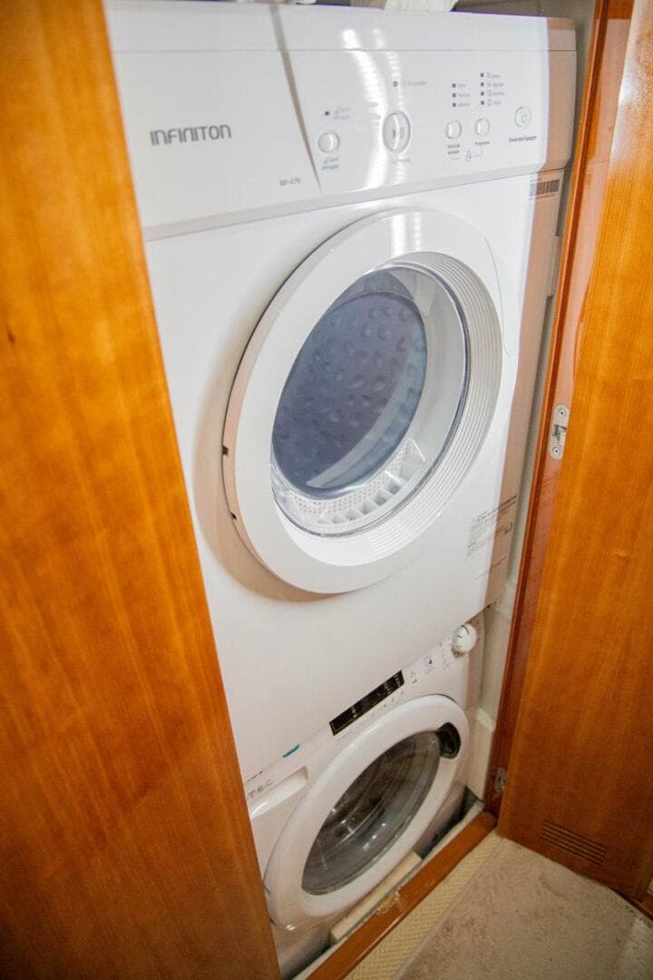 2006 Bertram 510 Convertible — photo 51