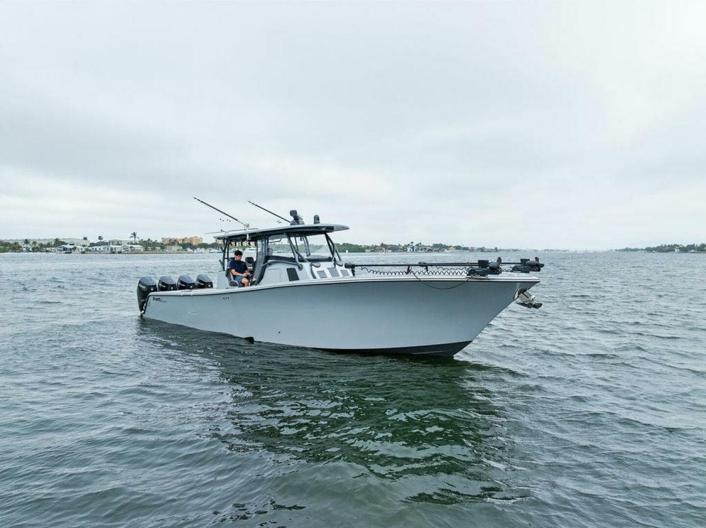 2020 Front Runner 39 CC — photo 5