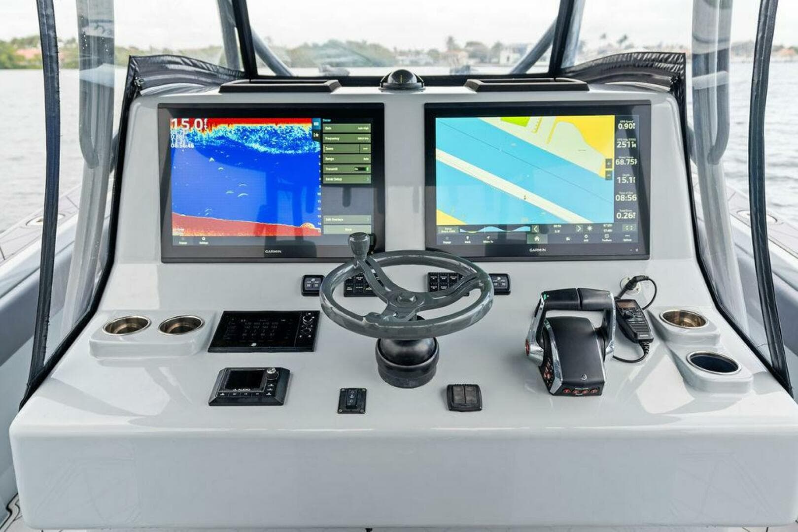 2020 Front Runner 39 CC — photo 17