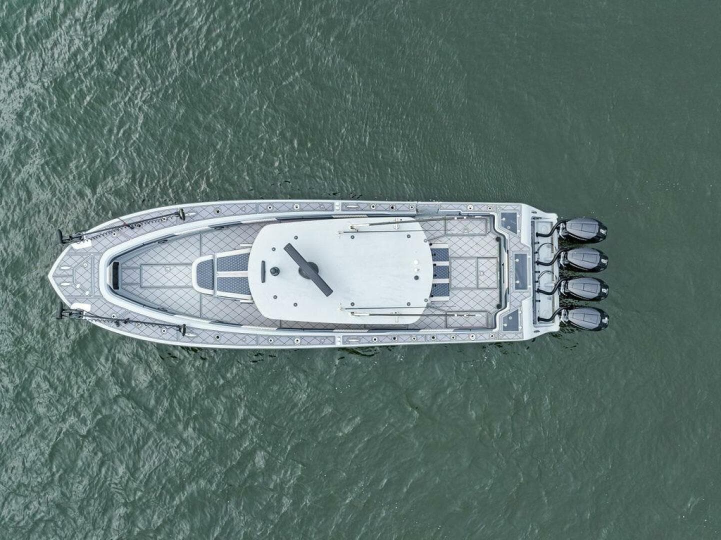 2020 Front Runner 39 CC — photo 9