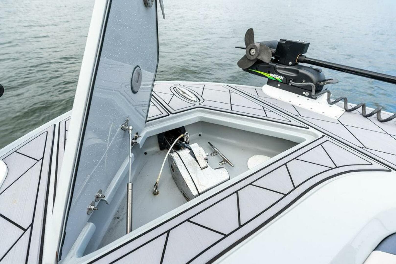 2020 Front Runner 39 CC — photo 26