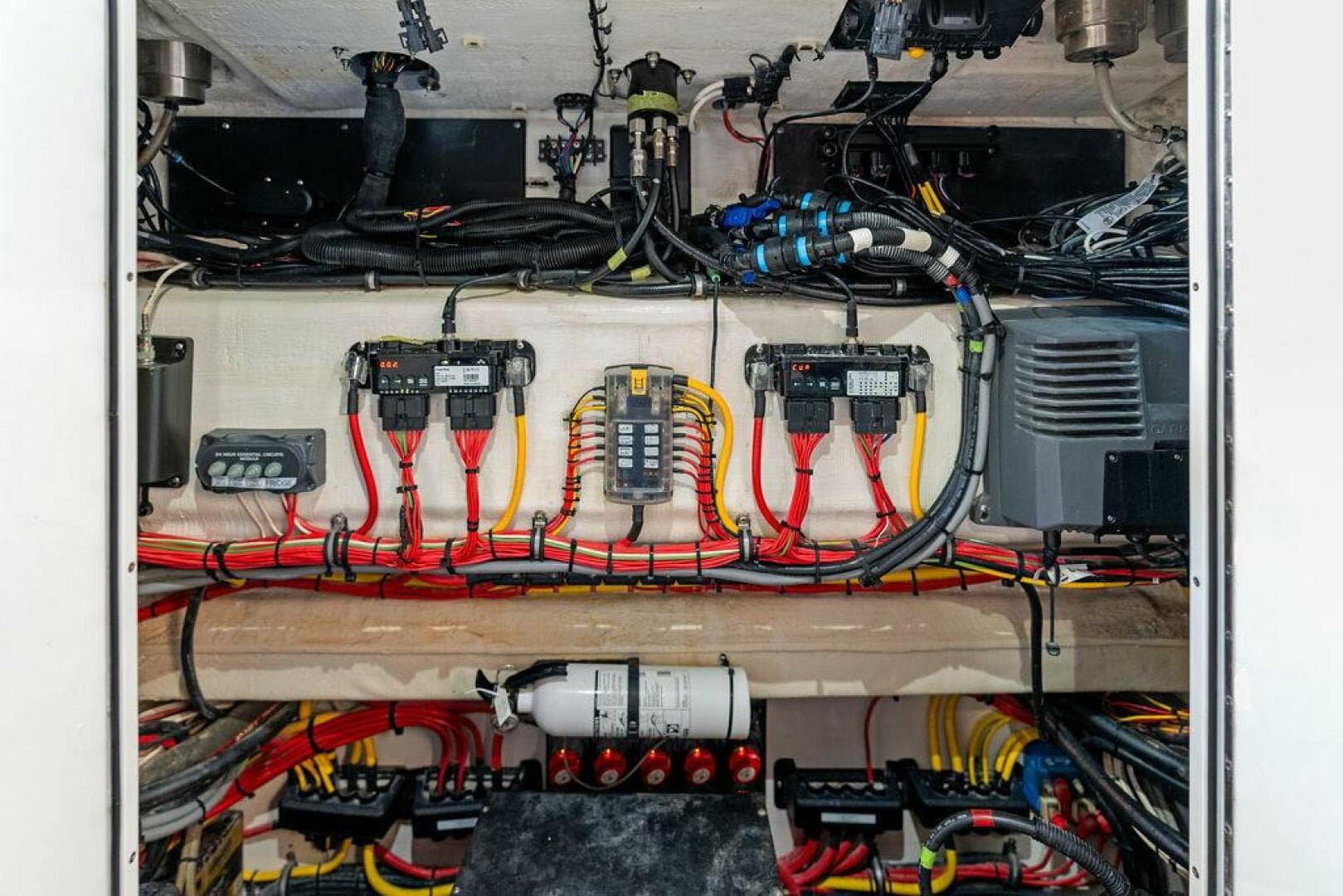 2020 Front Runner 39 CC — photo 33