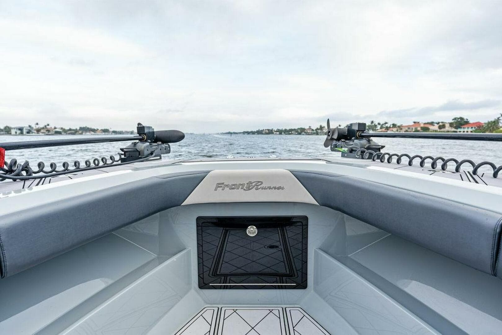 2020 Front Runner 39 CC — photo 23