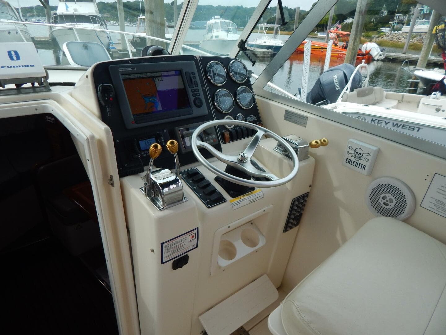 1998 Pursuit 3000 Express — photo 3