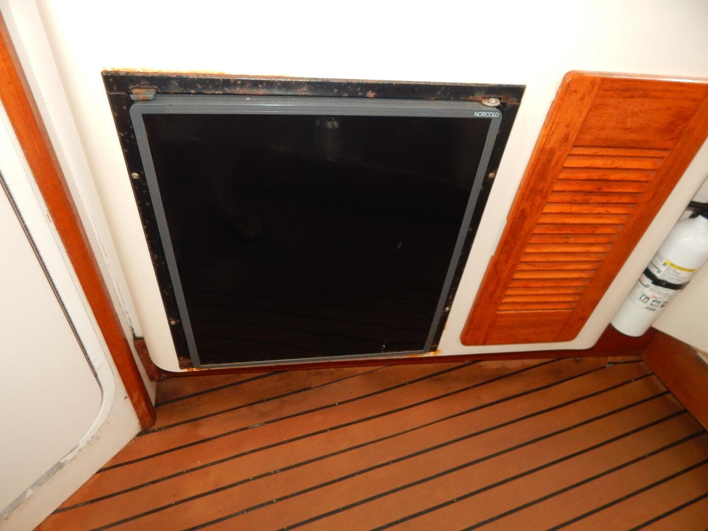 1998 Pursuit 3000 Express — photo 16