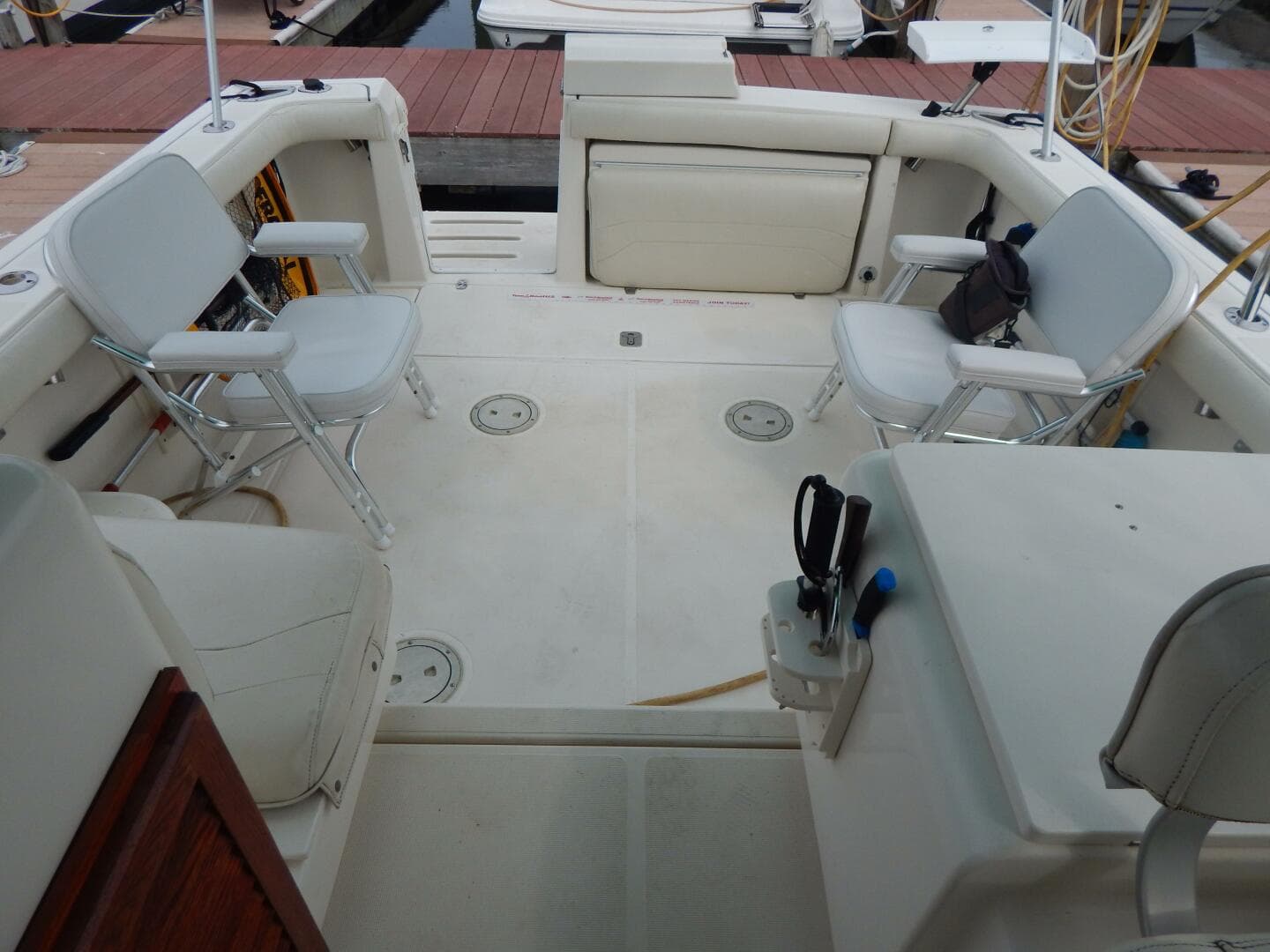 1998 Pursuit 3000 Express — photo 6