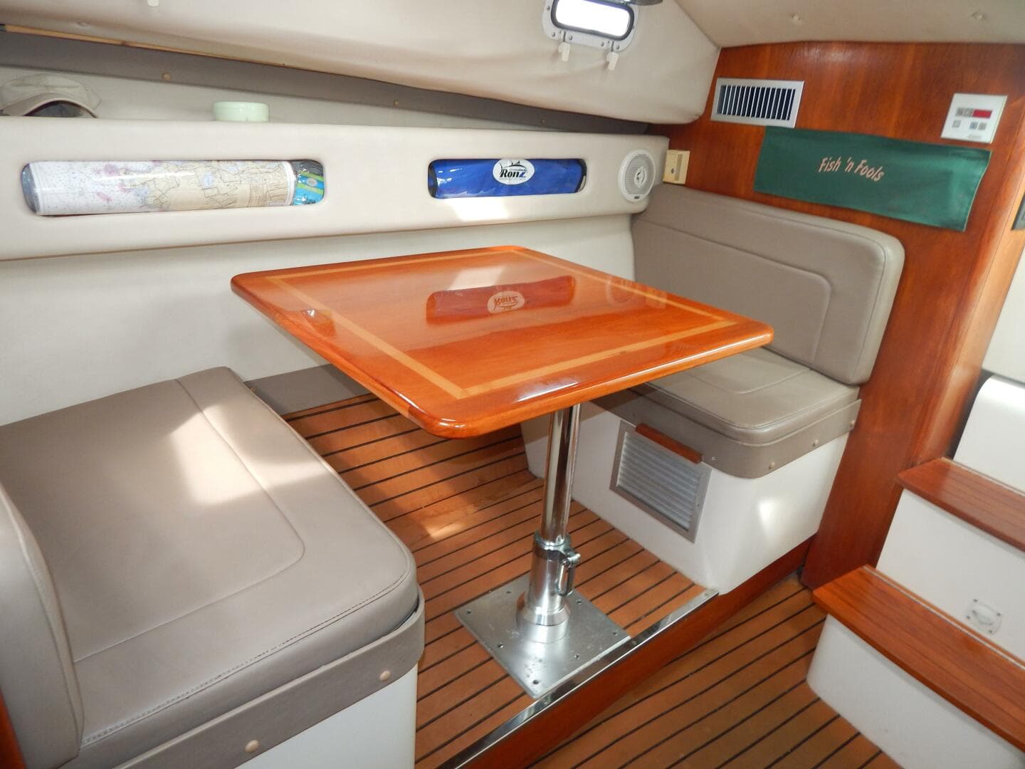 1998 Pursuit 3000 Express — photo 12