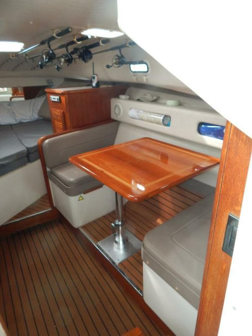 1998 Pursuit 3000 Express — photo 9