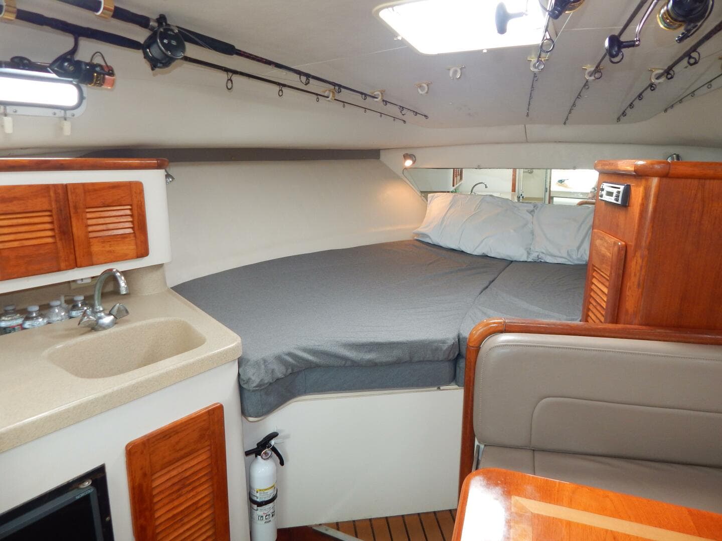 1998 Pursuit 3000 Express — photo 8